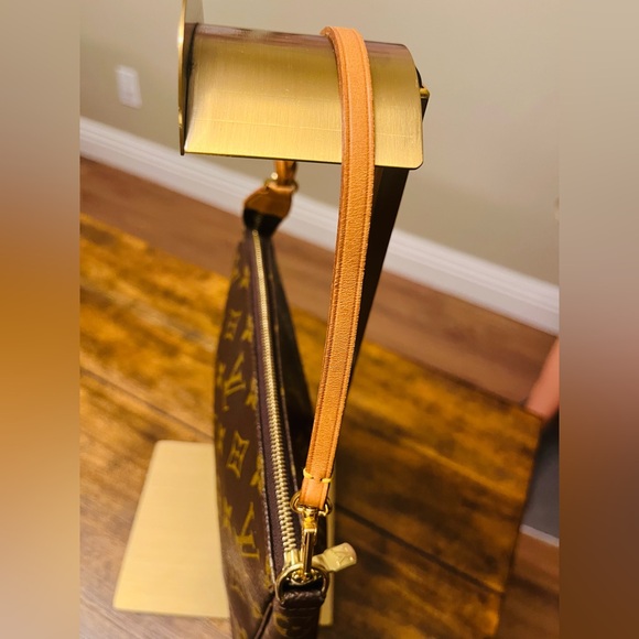 Louis Vuitton Pochette - Picture 8 of 10